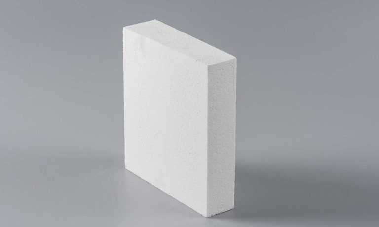 Alumina bubble refractory brick