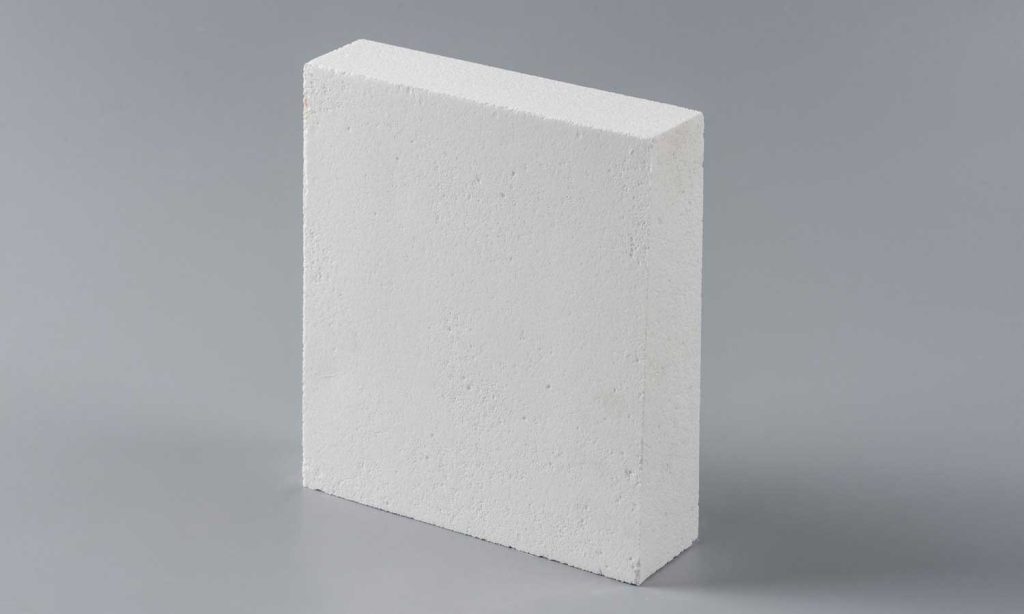 Alumina bubble refractory brick