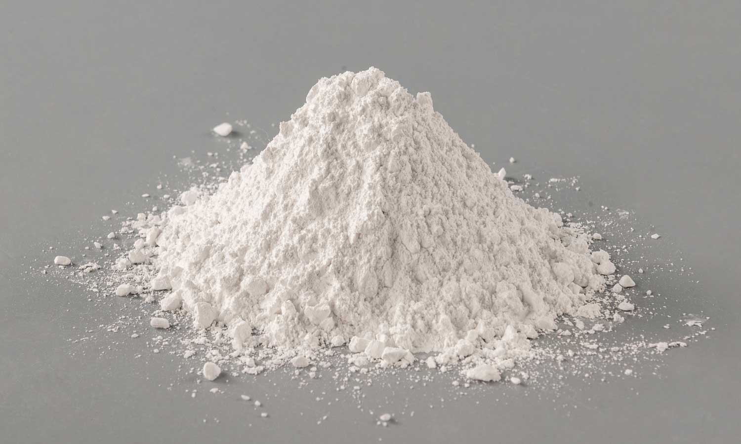 Alumina gunning castable refractory material