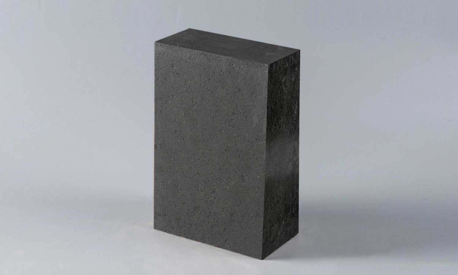 Magnesia alumina carbon brick