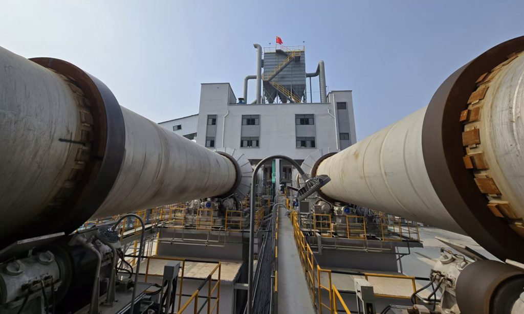 The appearance of a rotary kiln for fluorine and chlorine removal from zinc oxide dust.