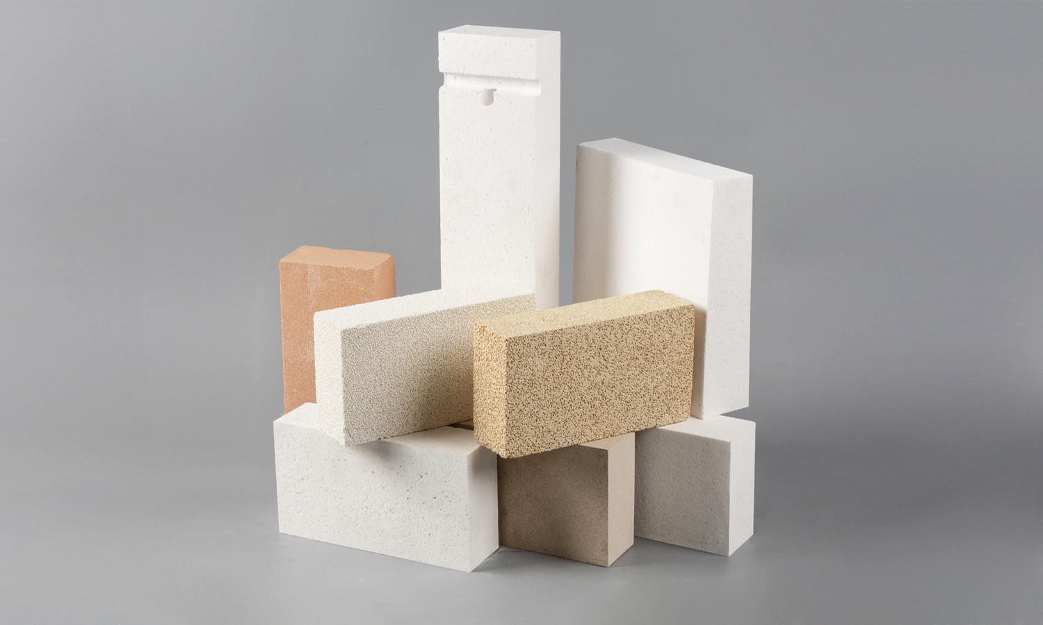 Photo of some refractory bricks from JHYRef.